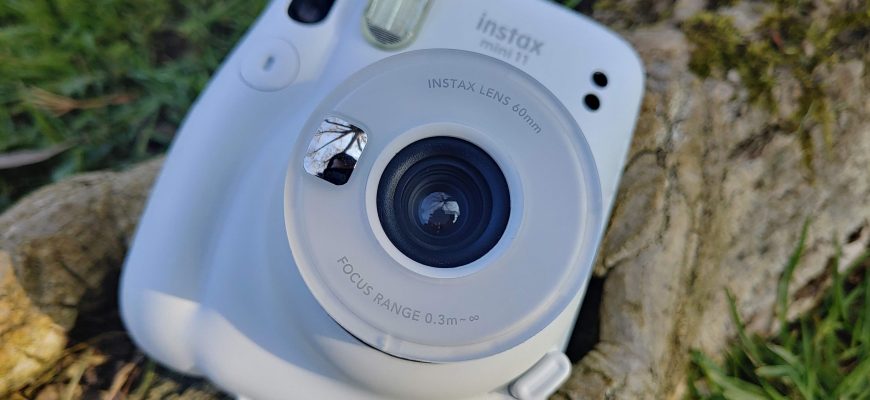 камера Fujifilm Instax mini 11
