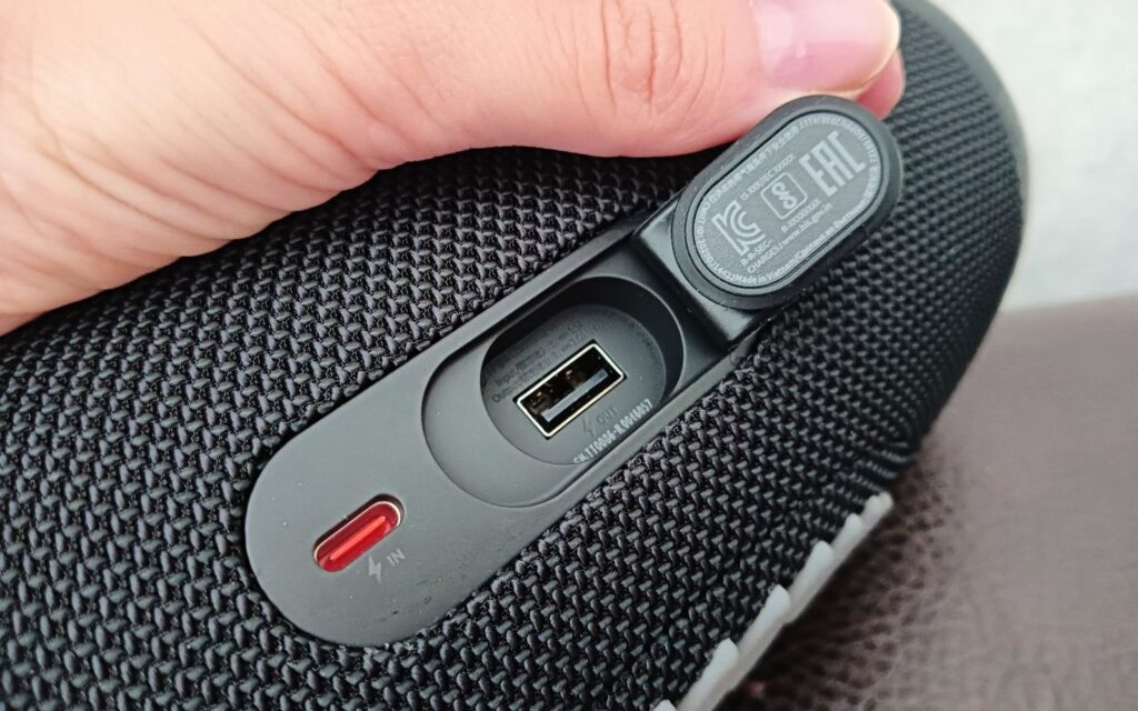 порты JBL Charge 5