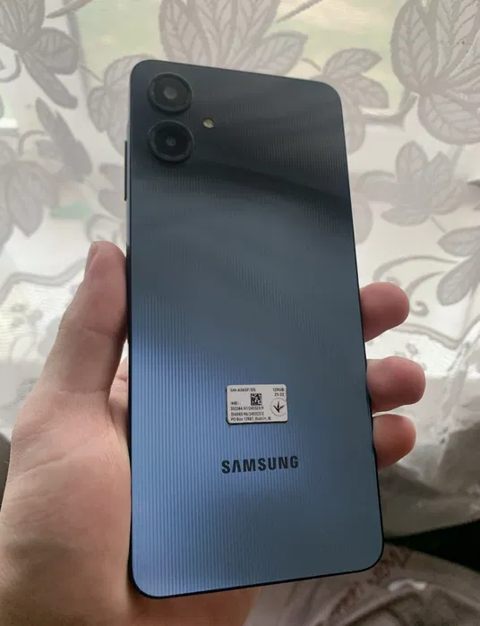 смартфон Samsung Galaxy A06