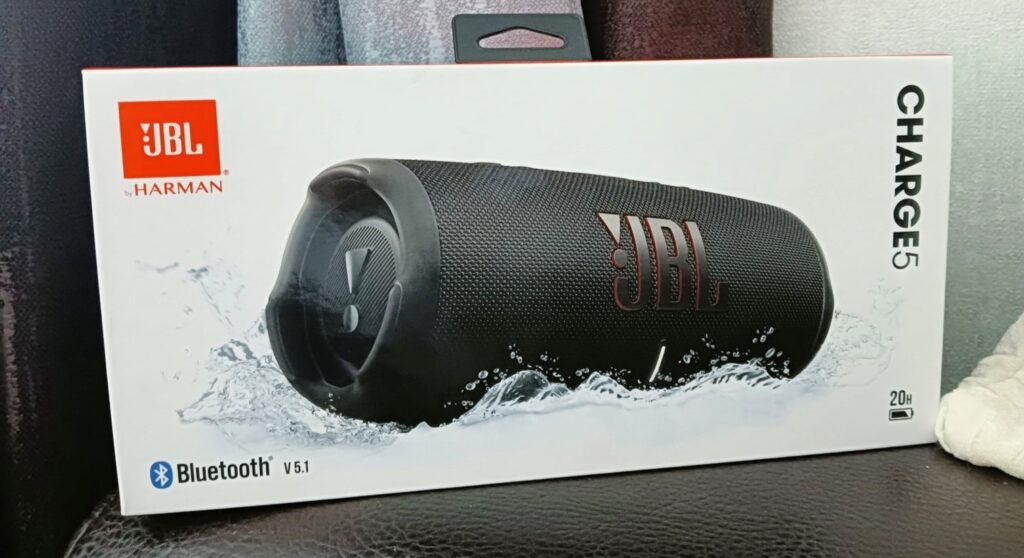 упаковка JBL Charge 5