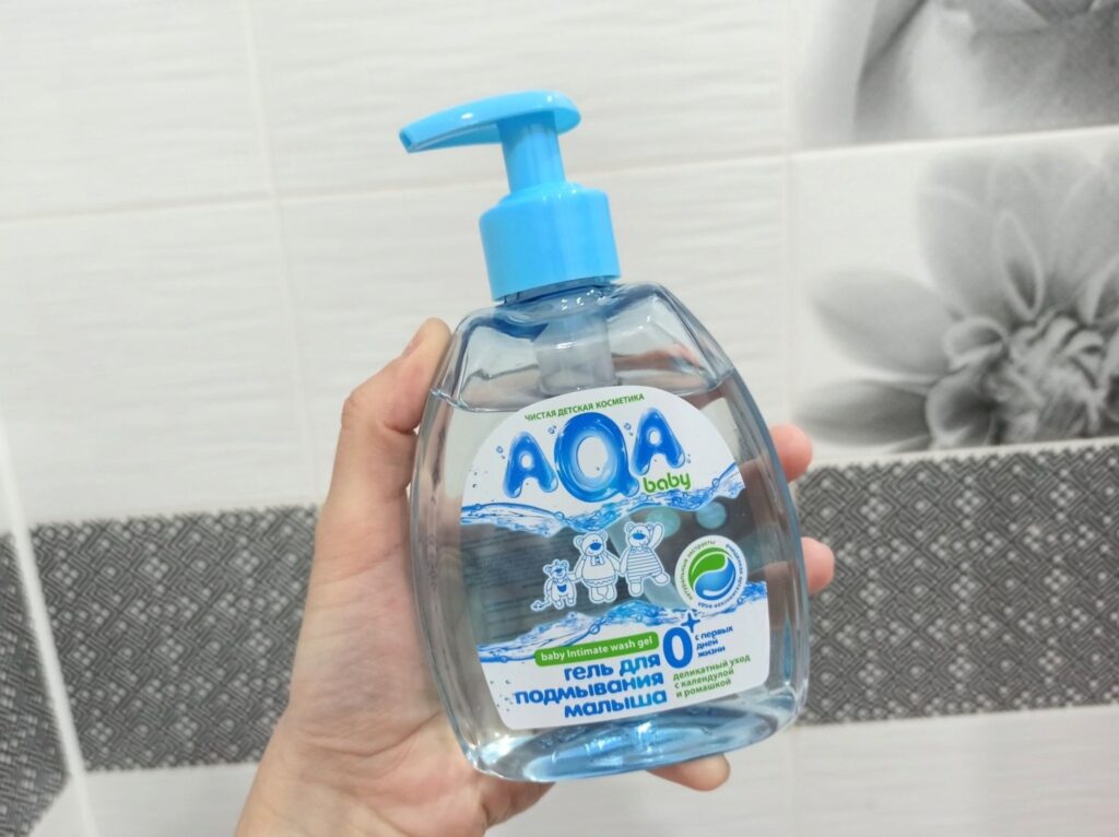 Гель AQA baby для подмывания малыша