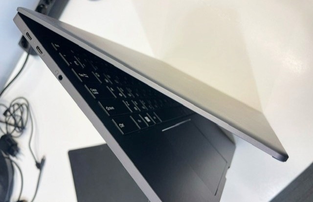 ноутбук Fplus FLAPTOP