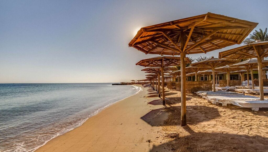 пляж Palm Beach Resort