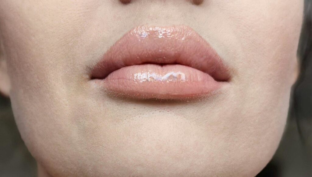 Essence Glossy glaze high shine lipstick