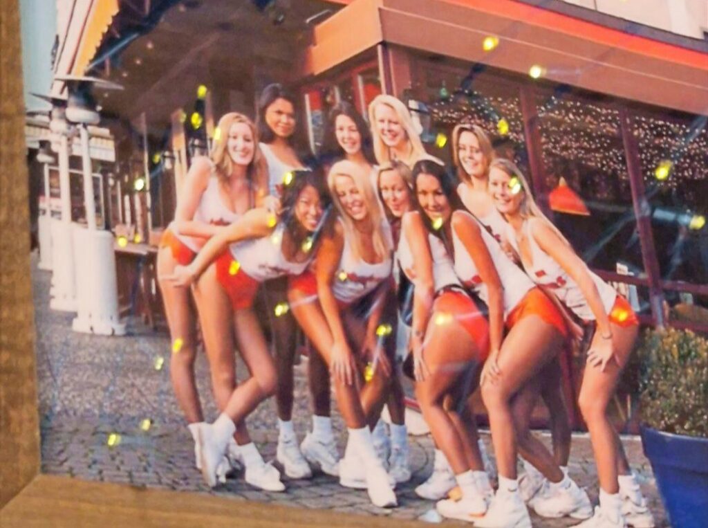 фото Restaurant Hooters, Швейцария, г. Интерлакен