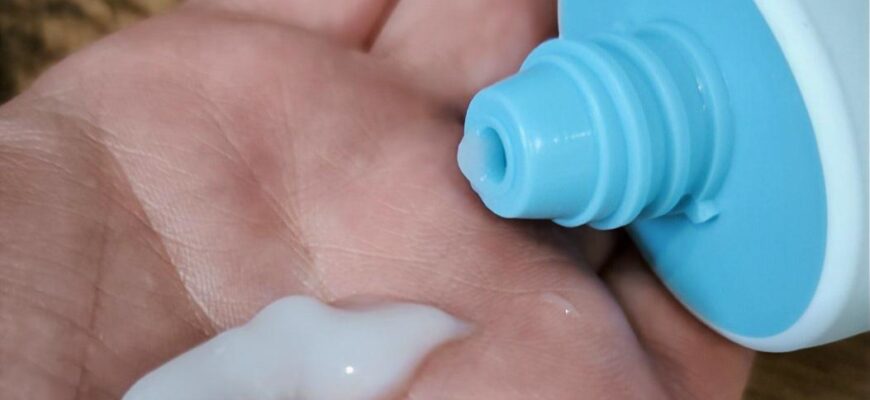Гель-скатка MISSHA Super Aqua Ultra Hyalron Peeling Gel