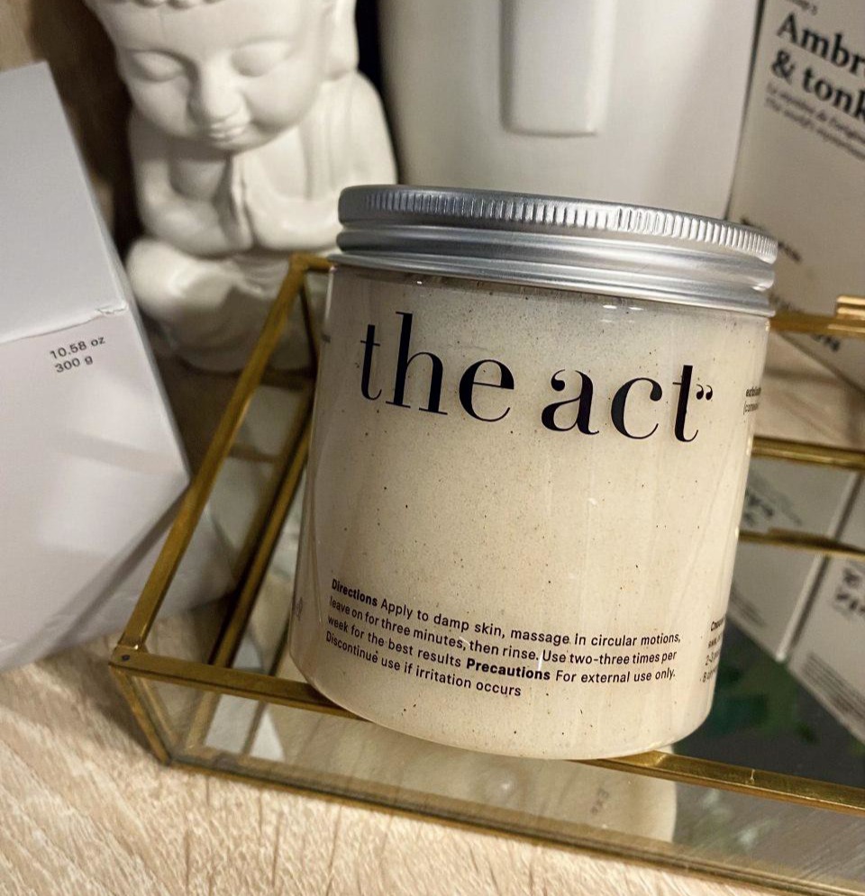 Соляной скраб-бальзам для тела The Act кокос