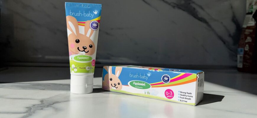 Зубная паста Brush-Baby Applemint со вкусом мятного яблока для детей от 0 до 3 лет