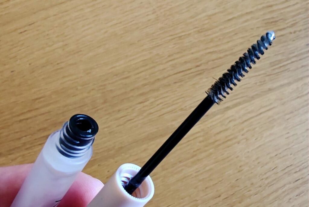 PUSY Brow fix gel