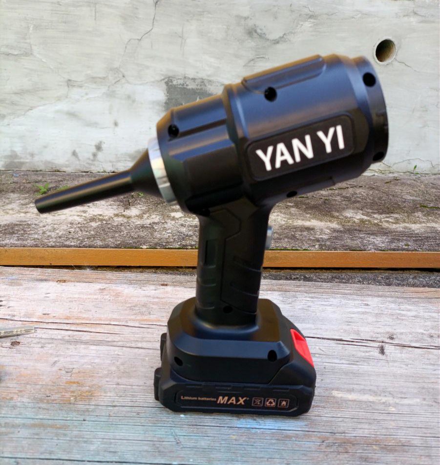 Автомобильный пылесос Yan Yi беспроводной 4 в 1