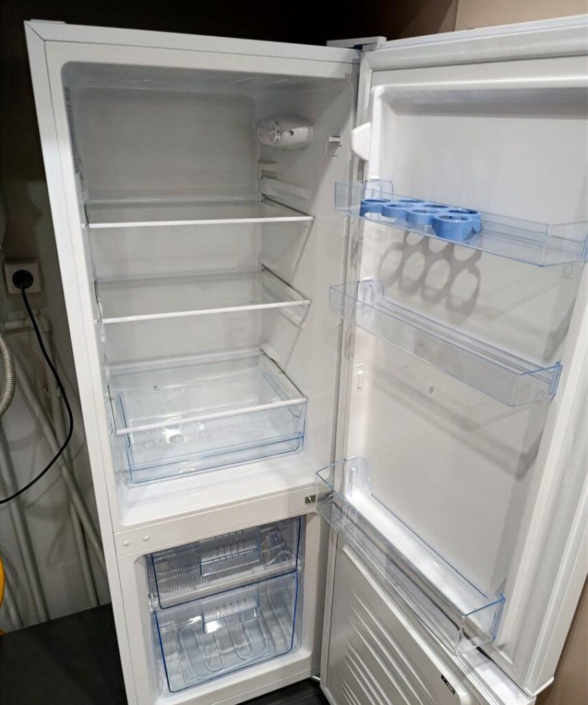 HYUNDAI cc2051wt холодильник