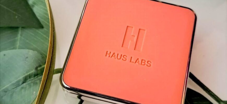Румяна компактные Haus Labs by Lady Gaga Color Fuse Blush