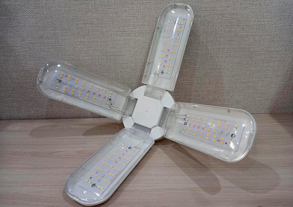 Фитолампа лепестковая Эра для растений