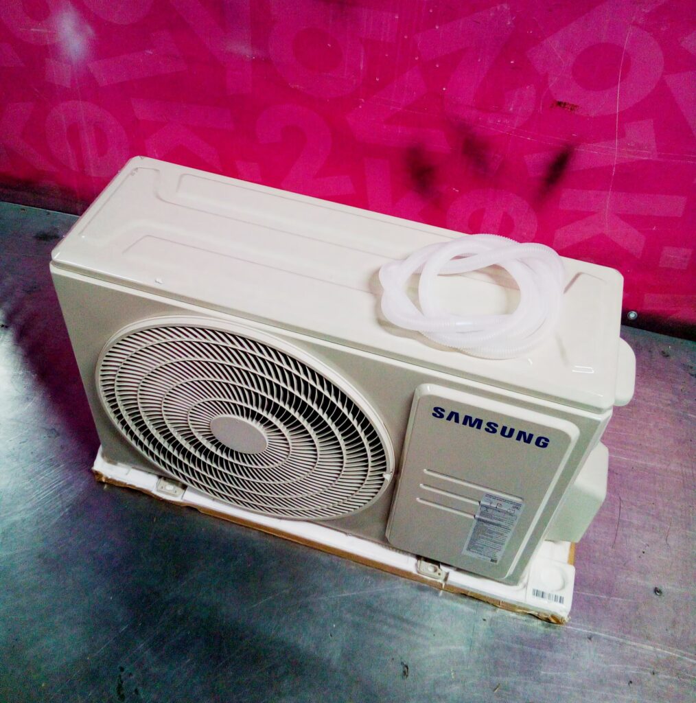 Samsung AR09TXHQASINUA внешний блок