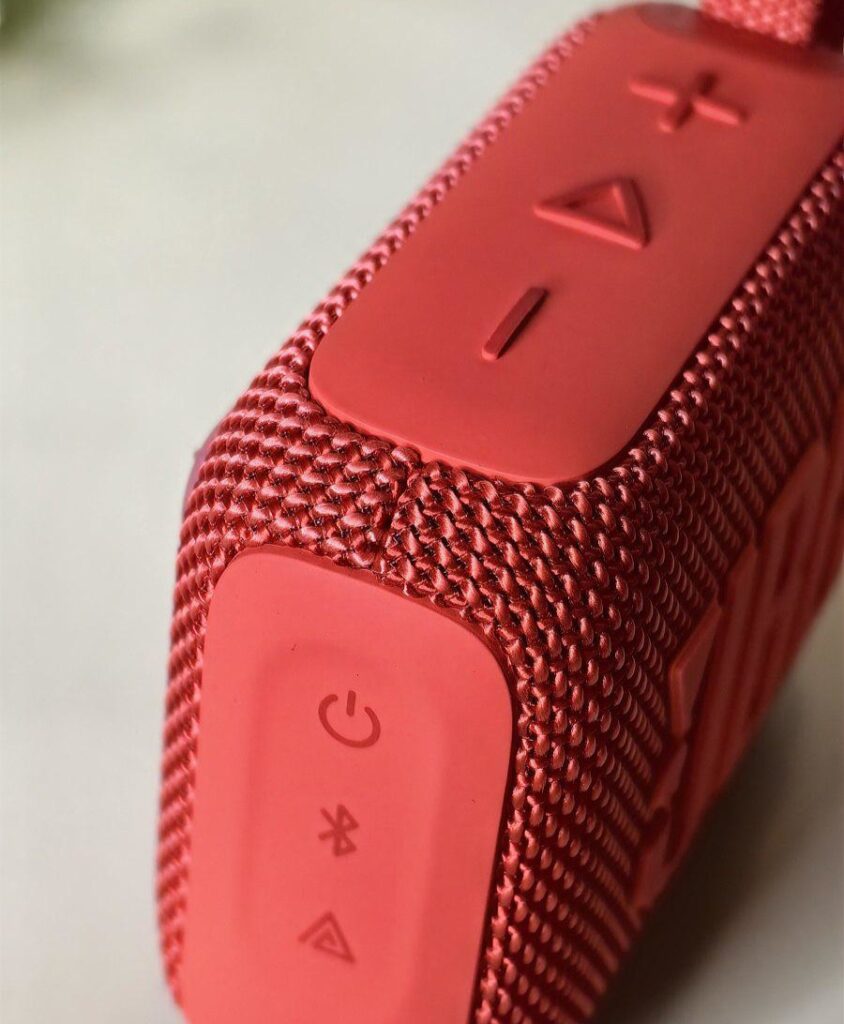 управление JBL GO 4