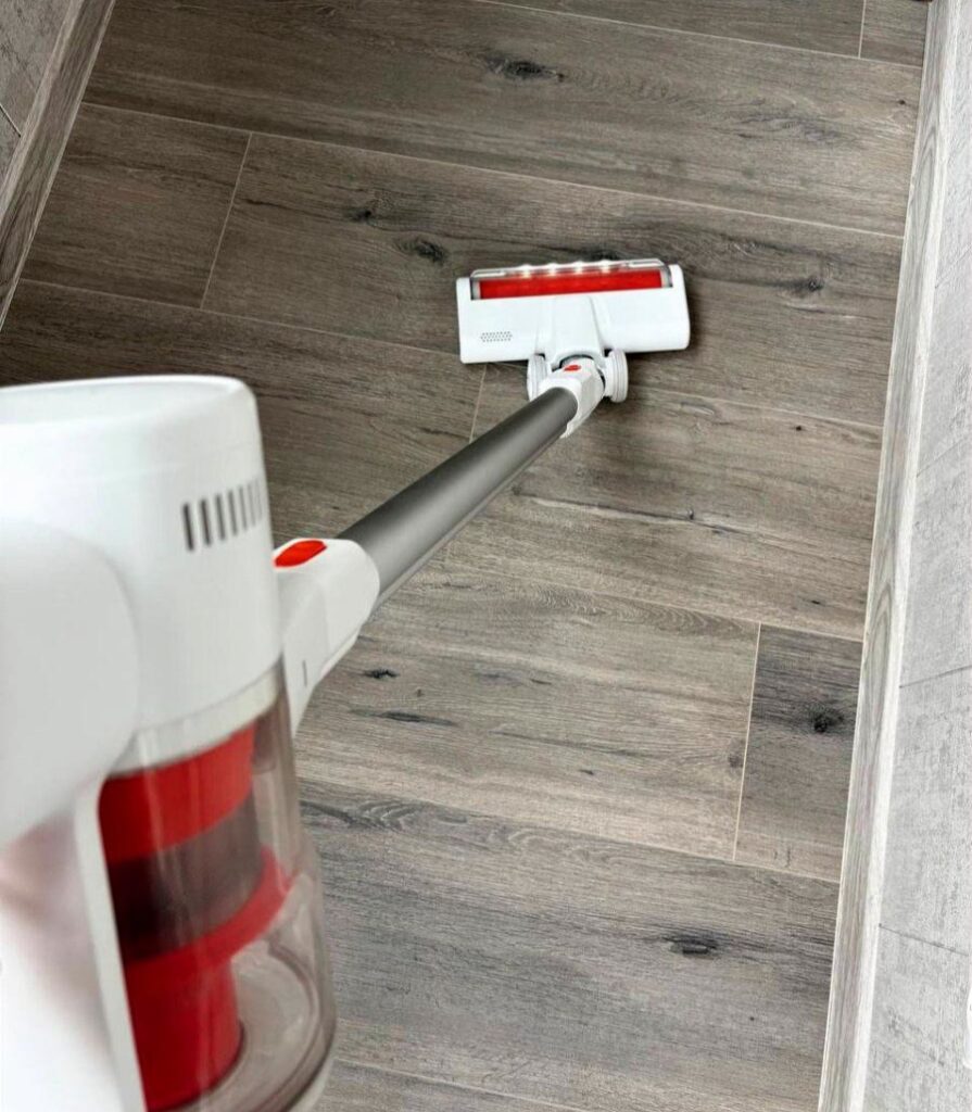 Вертикальный беспроводной аккумуляторный пылесос Xiaomi Vacuum cleaner g20 lite