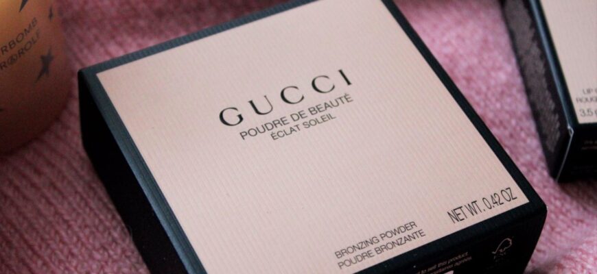 Бронзирующая пудра Gucci Poudre de Beauté Éclat Soleil Bronzing Powder