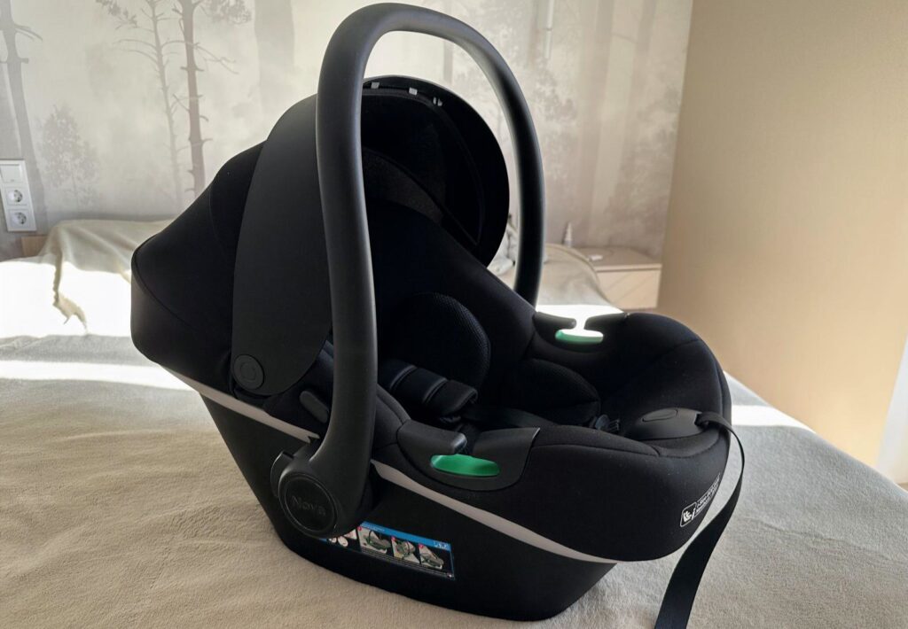 Автолюлька CARRELLO Nova