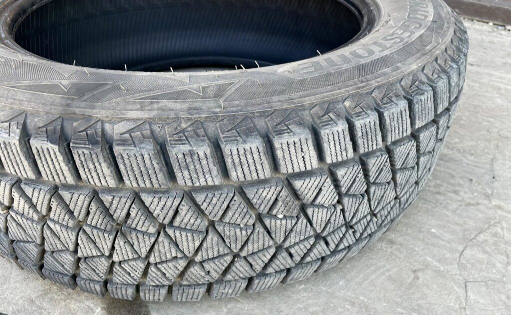 Bridgestone BLIZZAK DM-V3 шины